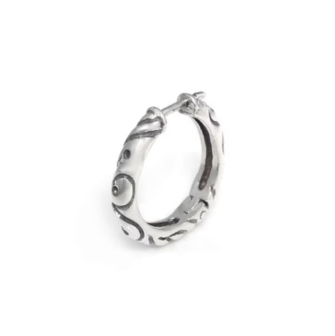 SMALL RIBBON BAND HOOP EARRINGS