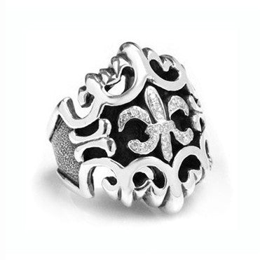 BIG FLEUR DE LIS RING w/ PAVÉ DIAMONDS