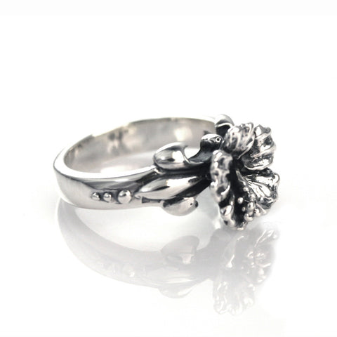 LAHAINA SMALL HIBISCUS RING w/ FLEUR DES LIS SIDES